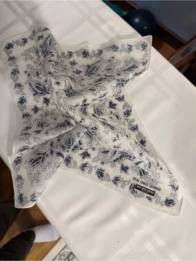 49AV Juno Shimada NWT White & Navy Paisley Scarf